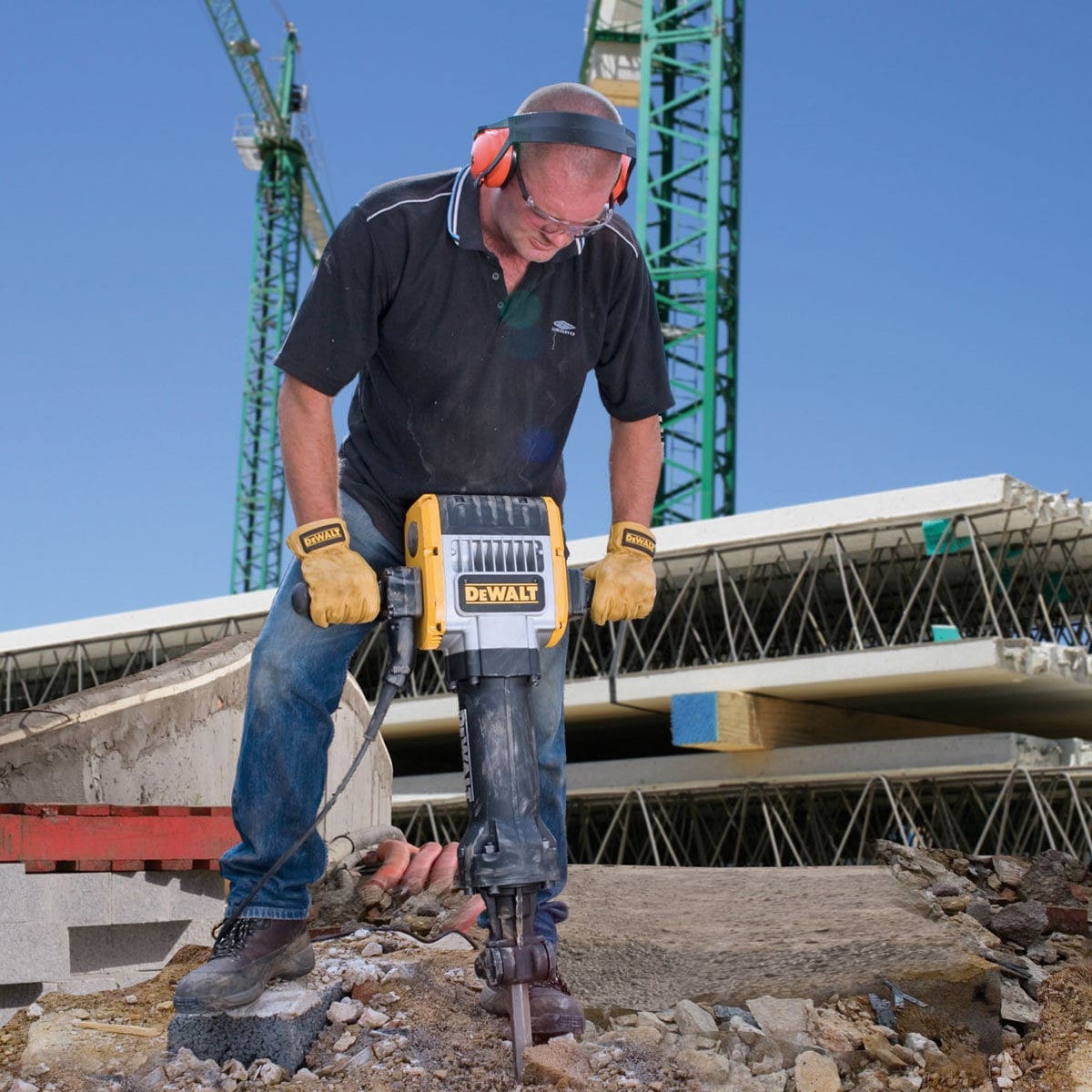 פטיש חציבה קונגו להשכרה - Power-Tools השכרת פטיש חציבה קונגו - הריסה מהירה ויעילה